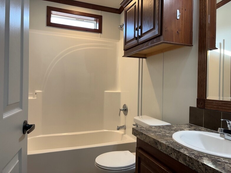 Building Photo - 2461 Sunset Dr