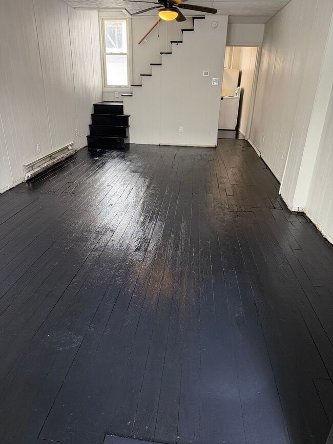 Building Photo - Newly Renovated 3BR Row Home – Move-In Ready