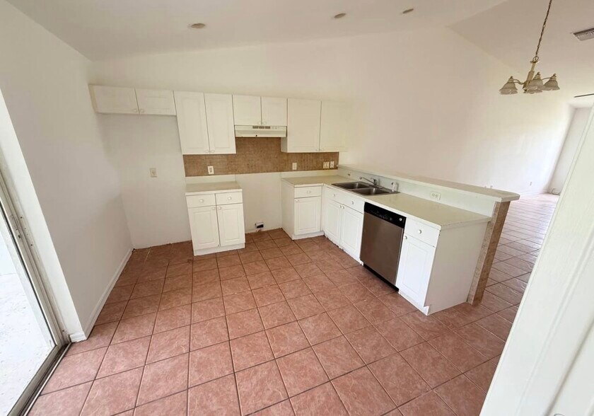 Building Photo - 1031 Abrams Blvd