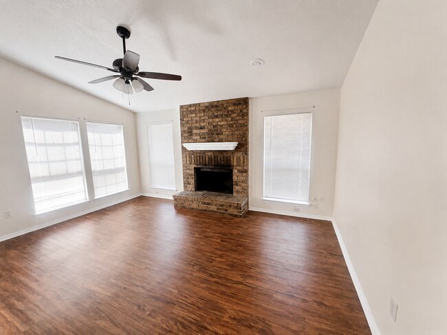 Building Photo - 3125 Tudor Ln