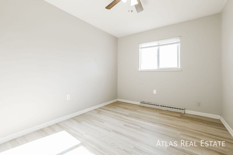 Building Photo - 881 E Egbert St