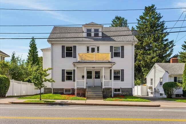 Building Photo - 452 Quarry St