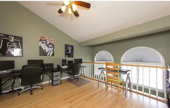 Building Photo - 5411 Sunset Dr