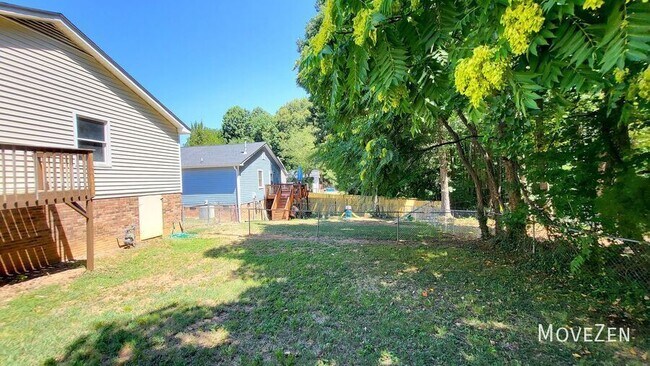 Building Photo - 4006 Coltrain Rd