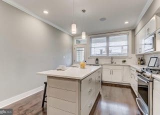 Building Photo - 3405 LL Front