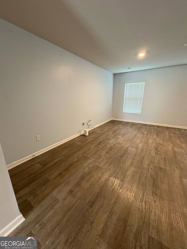 Building Photo - 170 Goodall Woods Dr