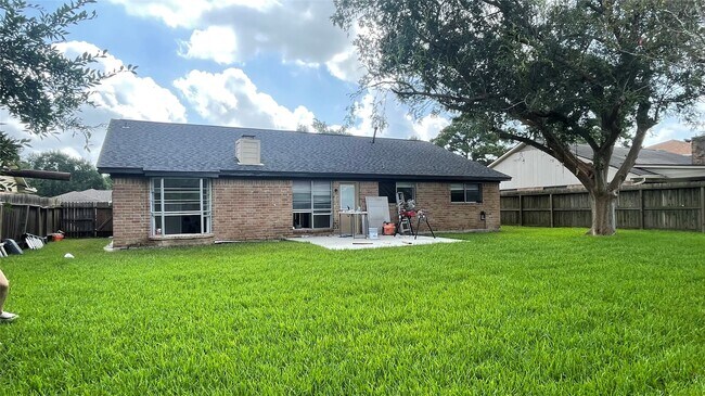Building Photo - 1811 Hanbury Ct