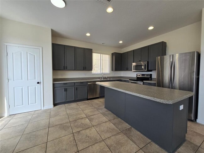 Building Photo - 6889 Lake Eaglebrooke Dr