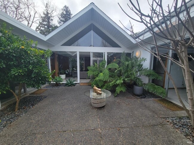 Building Photo - 18 Mt Rainier Ct
