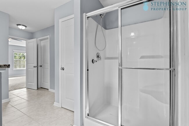 Building Photo - Remodeled and Ready!