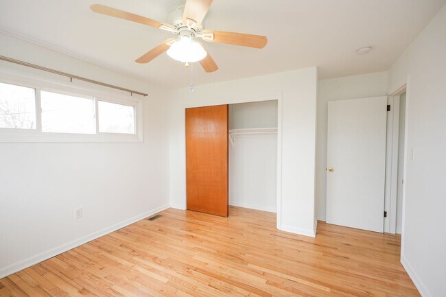 Building Photo - 2305 River Rd