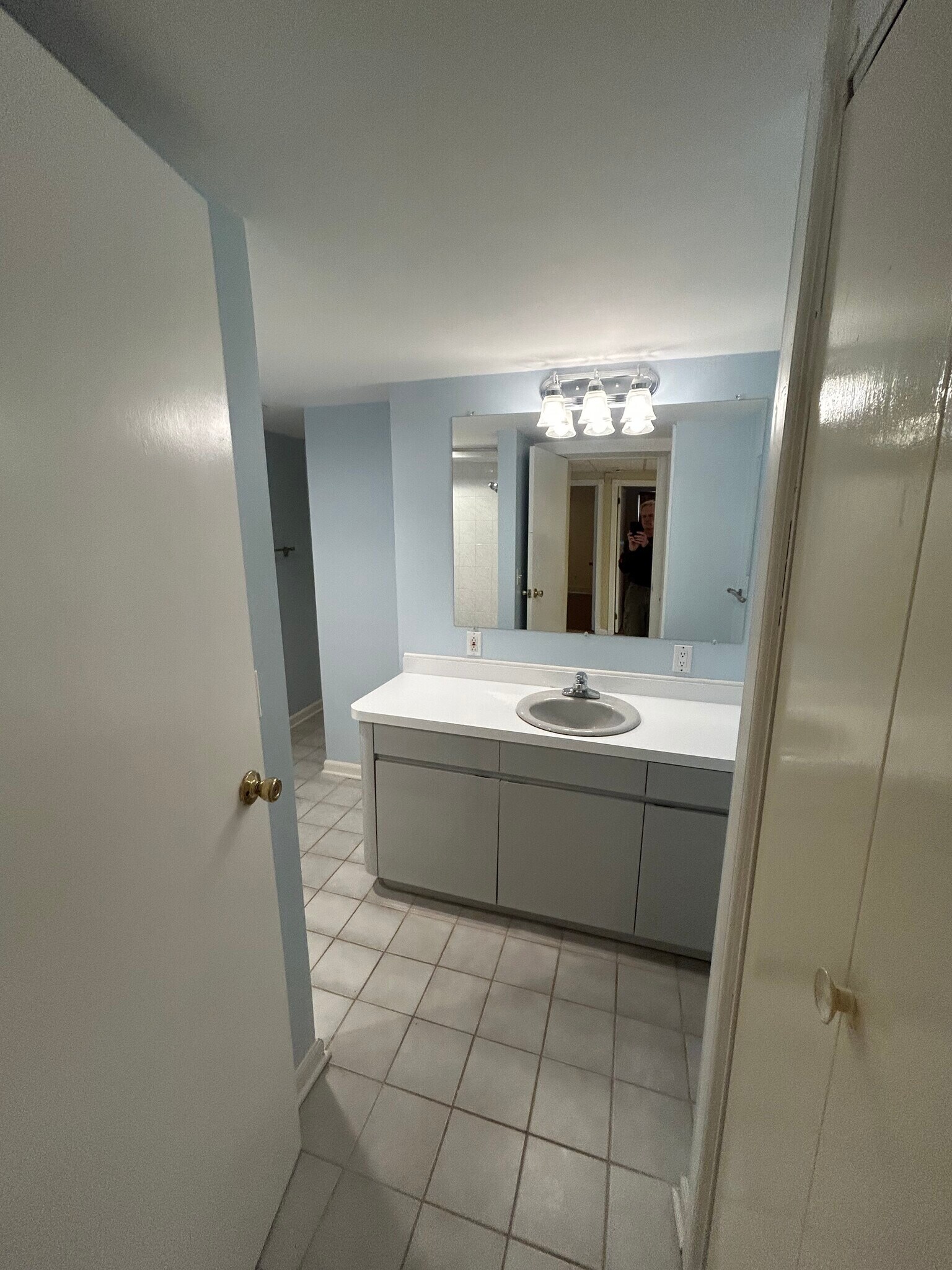 Building Photo - 49 Broadway Ave