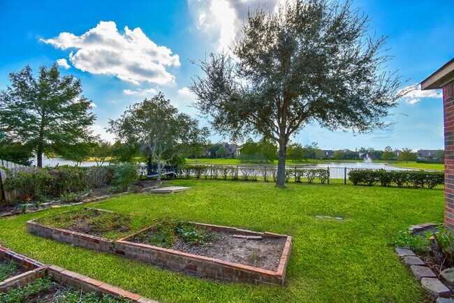 Building Photo - 6203 Ledger Ln