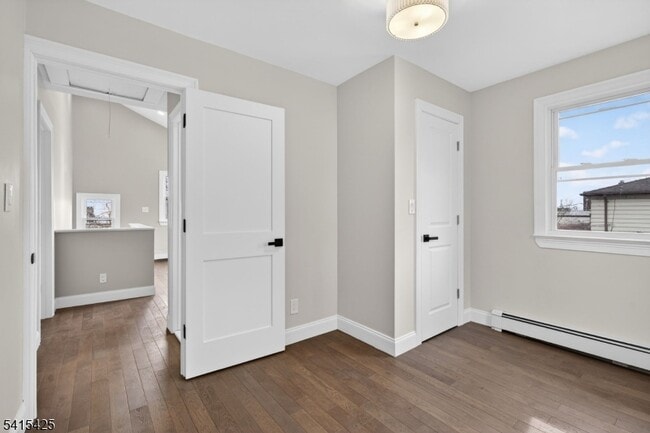 Building Photo - 21 Lombardy Pl