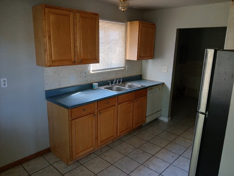 Building Photo - 26327 McDonald St