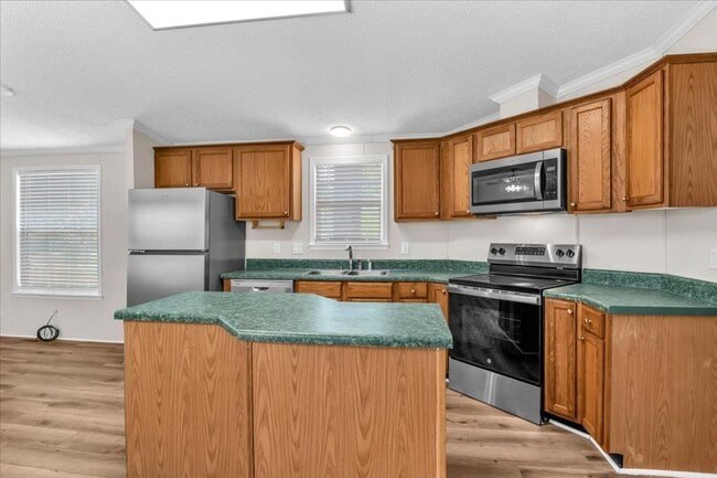 Building Photo - 2 Bedroom 2 Bathroom Home