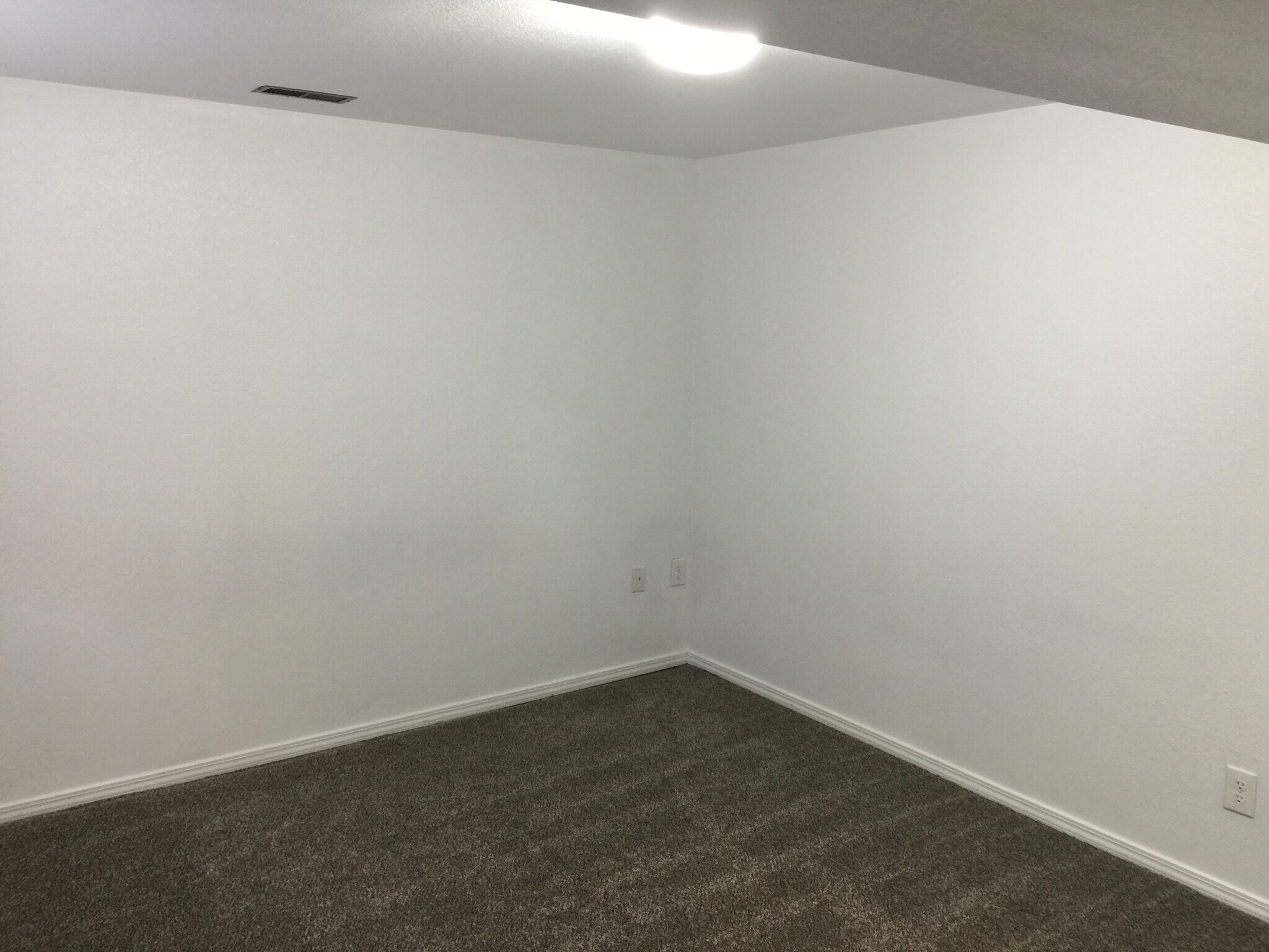 Master Bedroom - 2604 Tremont St