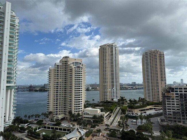 Primary Photo - 701 Brickell Key Blvd