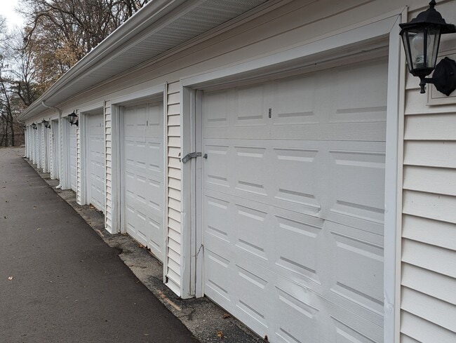 Building Photo - 723 Whitcomb St