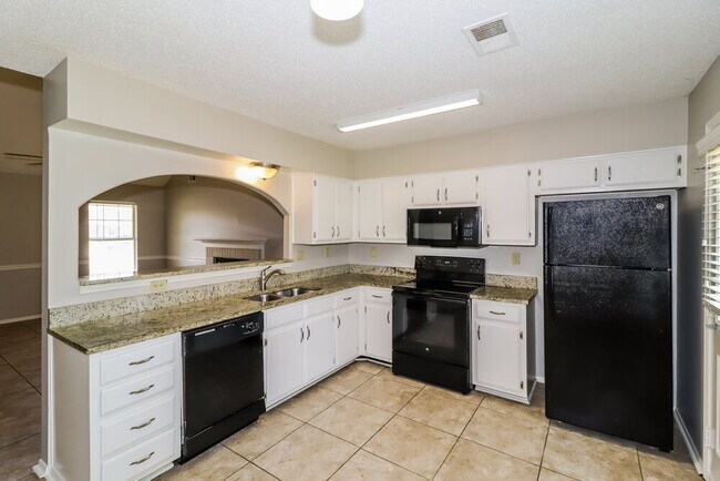 Building Photo - 5898 Hickory Greene Cove