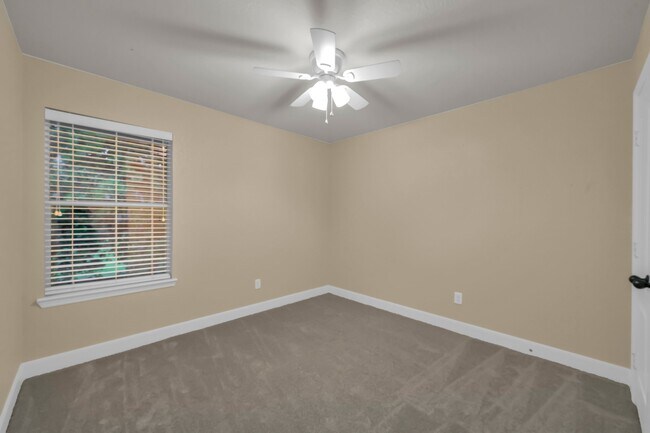 Building Photo - 31322 Evergreen Park Ln