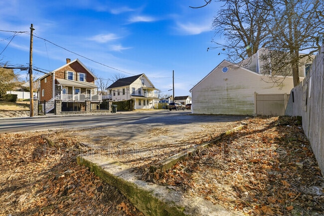 Building Photo - 159 Connecticut Ave