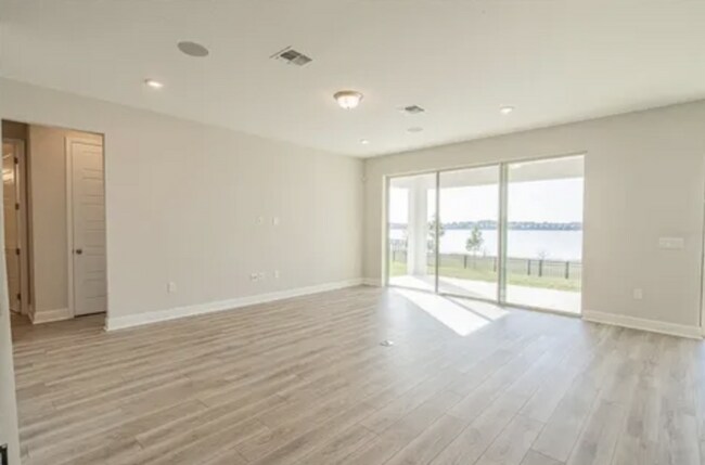 Building Photo - Stunning 5-Bedroom Executive Home with Lak...