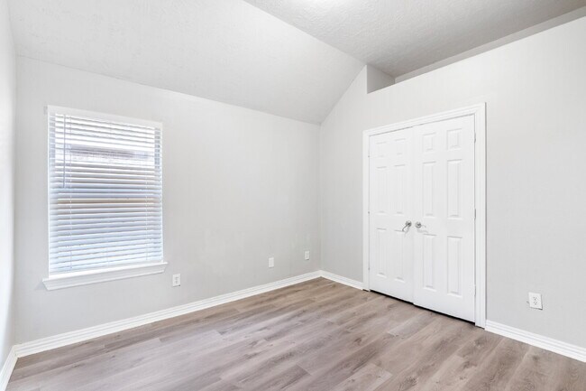 Building Photo - "Spacious 4-Bed Oasis with 2 Full Baths in Spring, TX - 2,235 Sq Ft of Comfort!"