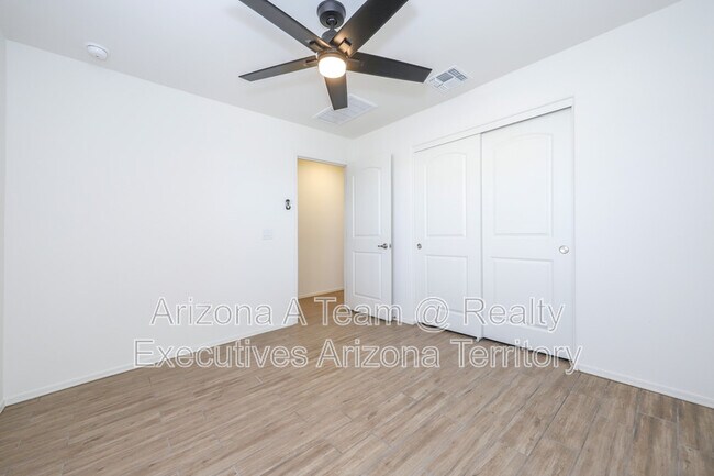 Building Photo - 4639 S Brandywine Dr