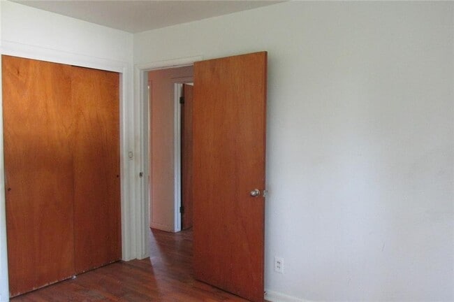 Building Photo - 301 El Paso St SW