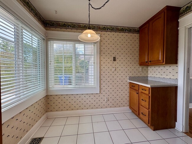 Building Photo - 8829 Greenview Pl