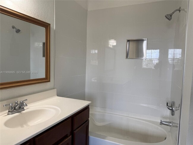 Building Photo - 8800 NW 107 Ct