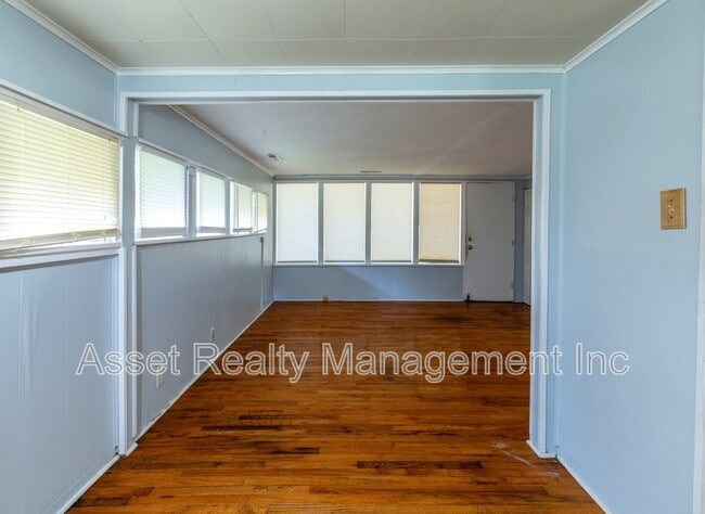 Building Photo - 126 Wellington Cir
