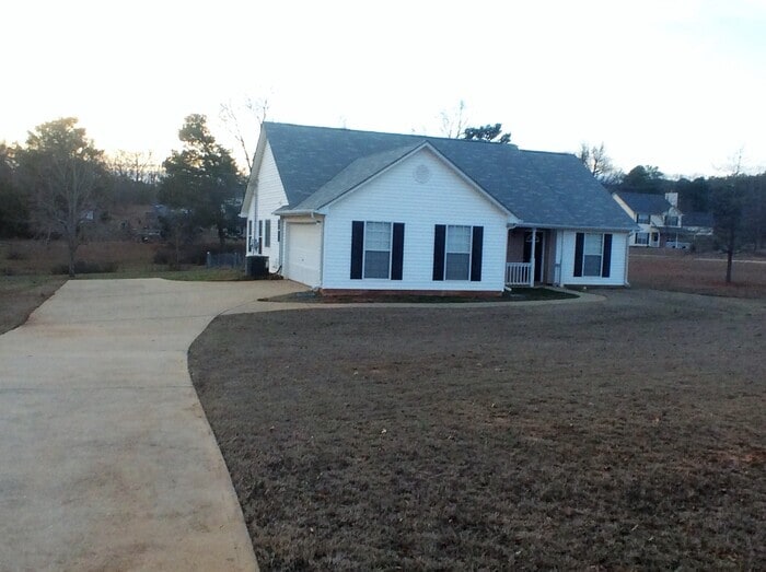 Building Photo - 2266 Stroud Rd