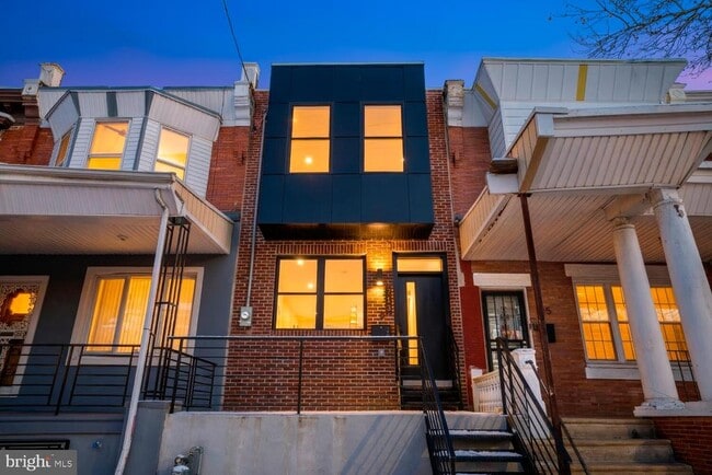 Building Photo - 713 S 58th St