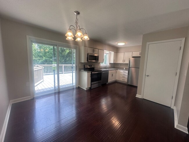 Building Photo - 2129 Dogoon Dr
