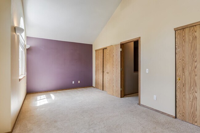 Building Photo - 15979 SW Roth Dr
