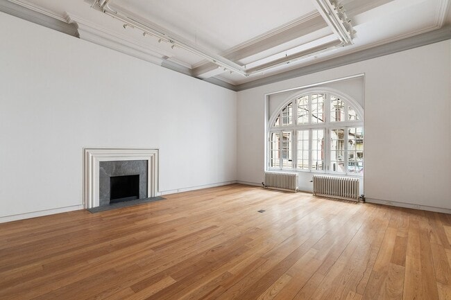 Primary Photo - 127 E 69th St