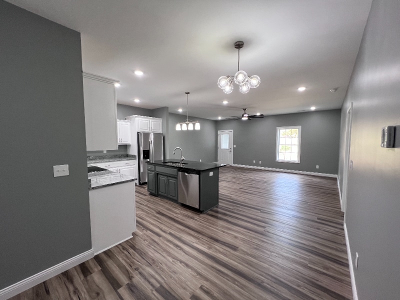 Building Photo - 104 Twin Oaks Dr