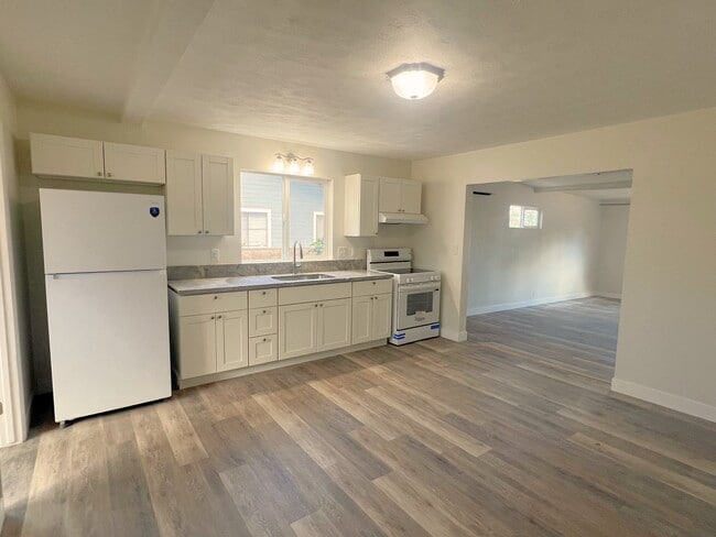 Building Photo - 431 Kaiolohia St