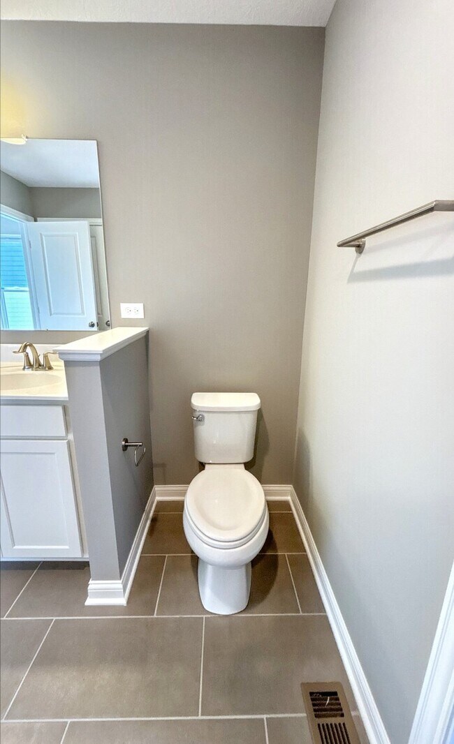 Building Photo - 6495 Drasco Dr