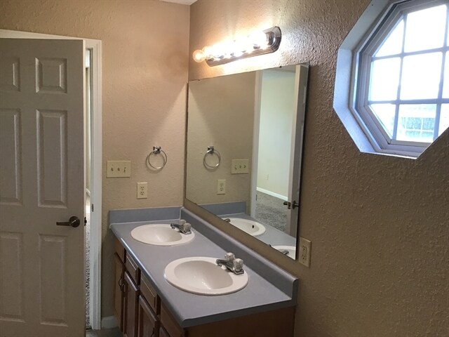 Building Photo - 8316 Crosser Dr
