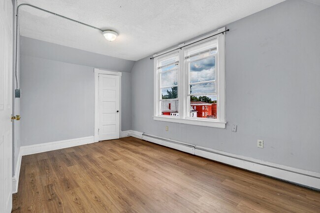 Building Photo - 139-141-141 Homestead Ave