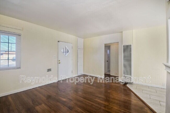 Building Photo - 3343 Chamoune Ave