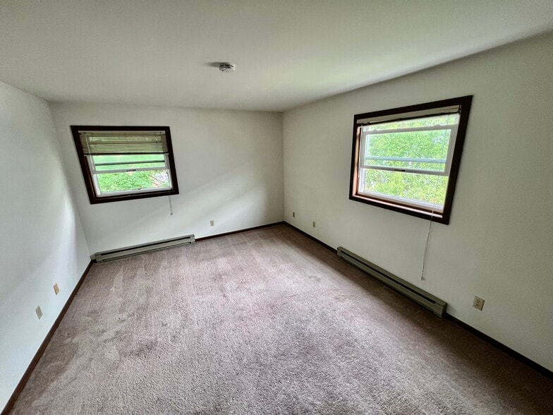 Bedroom - 3176 Ridgeway Ave