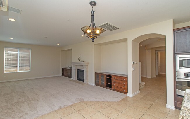 Building Photo - Beautiful Large Spacious Carlsbad Home wit...