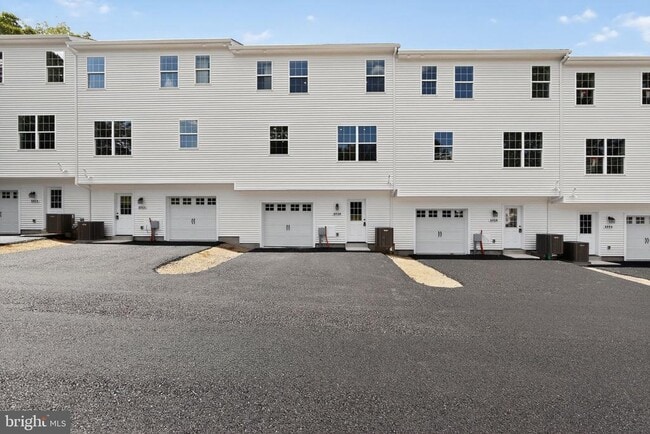 Building Photo - 1016 Violet St