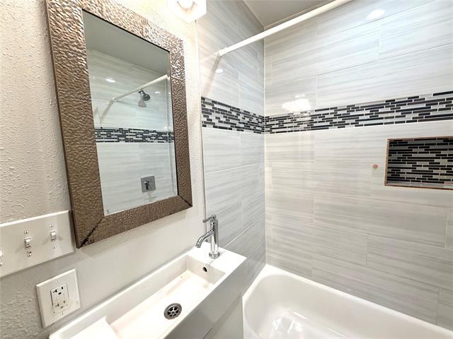 Building Photo - 129 Pecos St