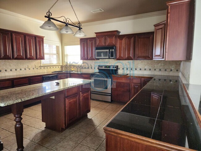 Building Photo - A Beautiful 3BR 2BA Home in WLR
