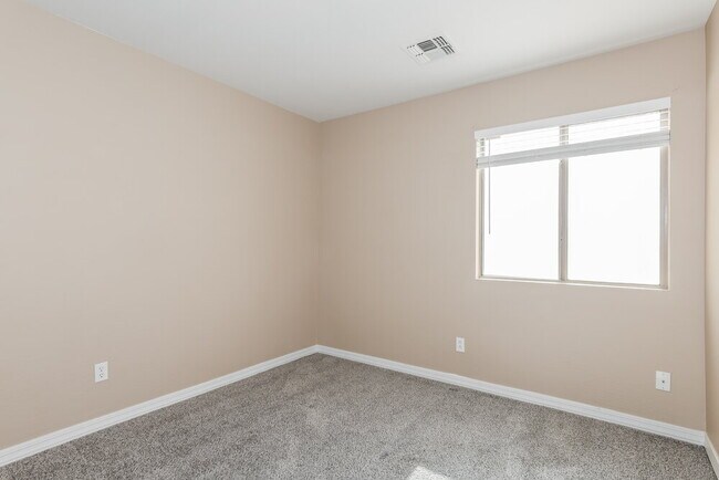 Building Photo - 3172 S 162nd Ln